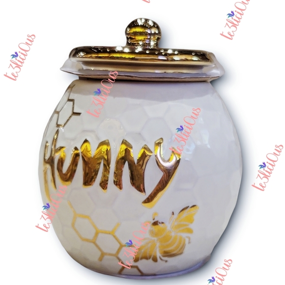 DISNEY PARKS WINNIE THE POOH HONEY SCENTED CANDLE - Picture 3 of 8